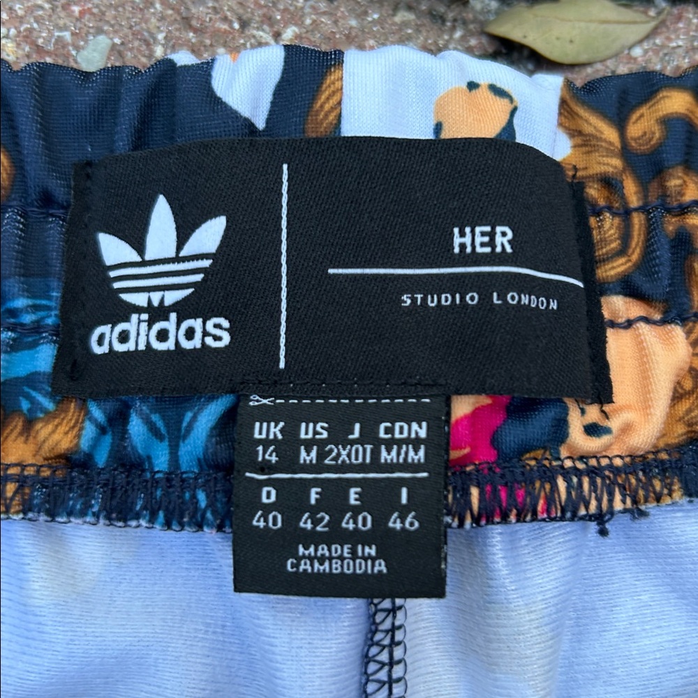 NWOT - ADIDAS X HER STUDIO LONDON Floral Athletic Shorts - Picture 3 of 9